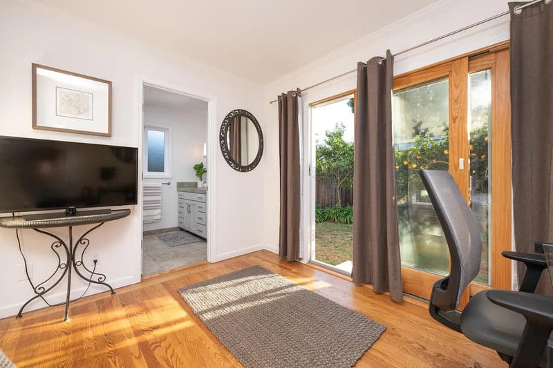San Carlos House: 1354 Oakhurst Ave