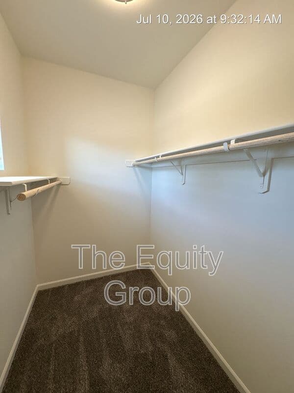 Visalia Condo: 733 S Pinkham