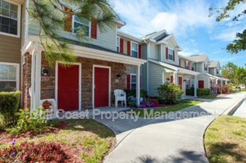 Bradenton House: 4850 51st St West