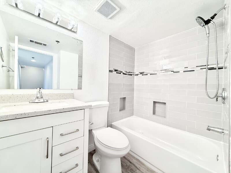 Inglewood Condo: 741 Venice Way