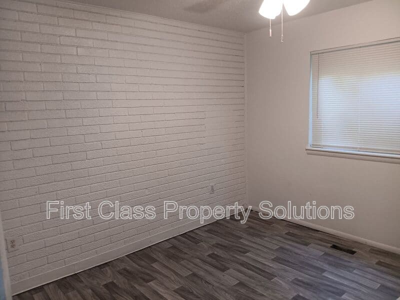 Oklahoma City House: 1731 NW 32nd St