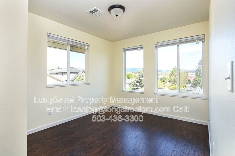 Corvallis Townhome: 1960 NW Taylor Ave