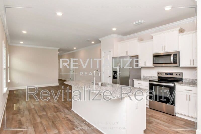 Daphne House: 11253 Cloister Drive