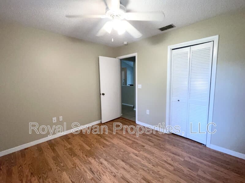 Lakeland House: 3812 Dovehollow Drive