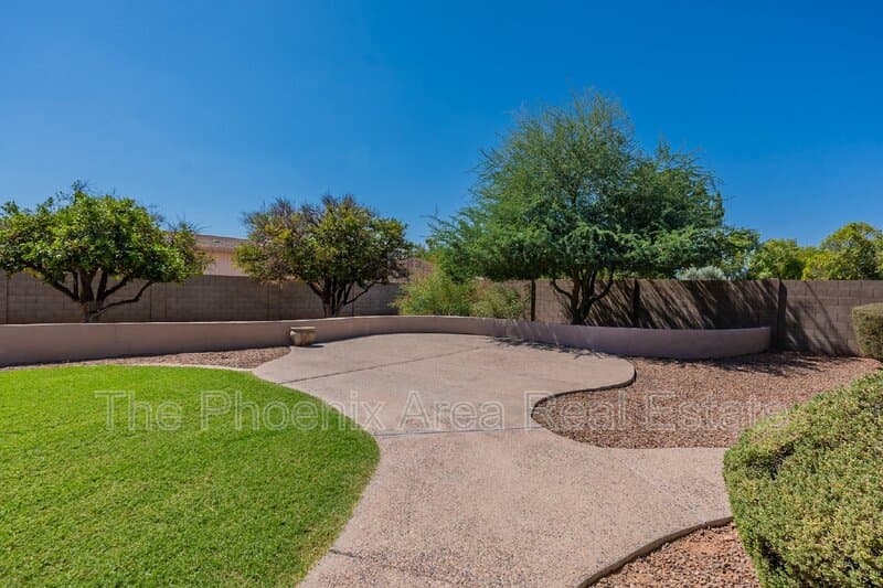 Mesa House: 4133 E Elmwood St