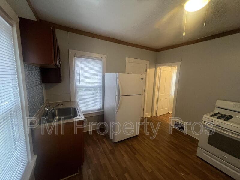 Milwaukee Condo: 2439A N Dr William Finlayson