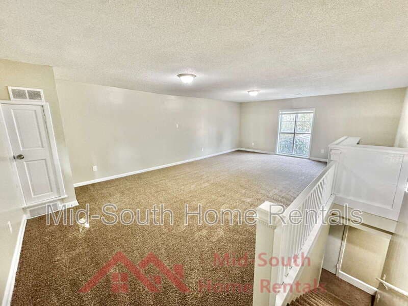 Memphis House: 2452 Debby Dr