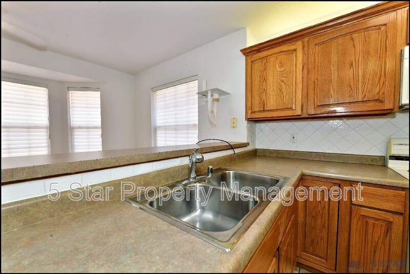 El Paso House: 14101 Koshare Ct