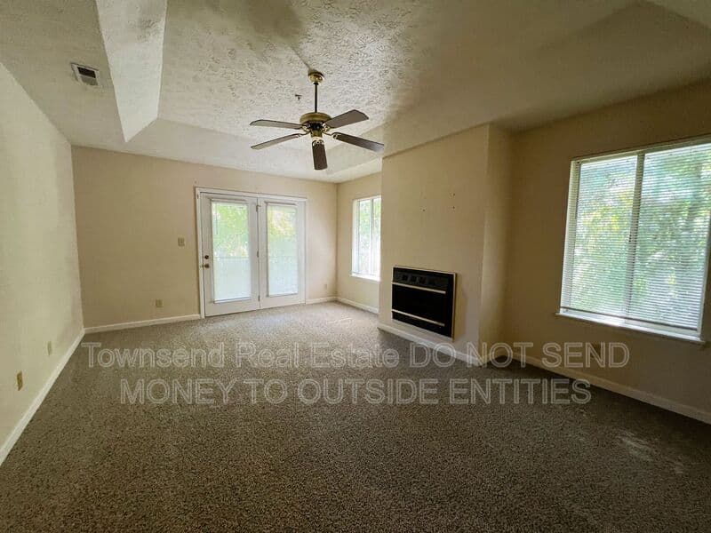 Fayetteville House: 3355 Galleria Drive