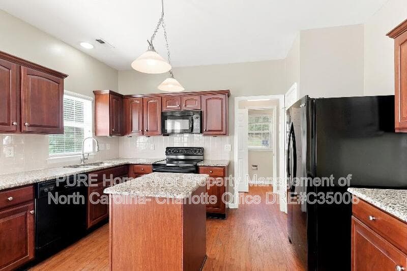 Charlotte House: 3904 Luthers Rock Court