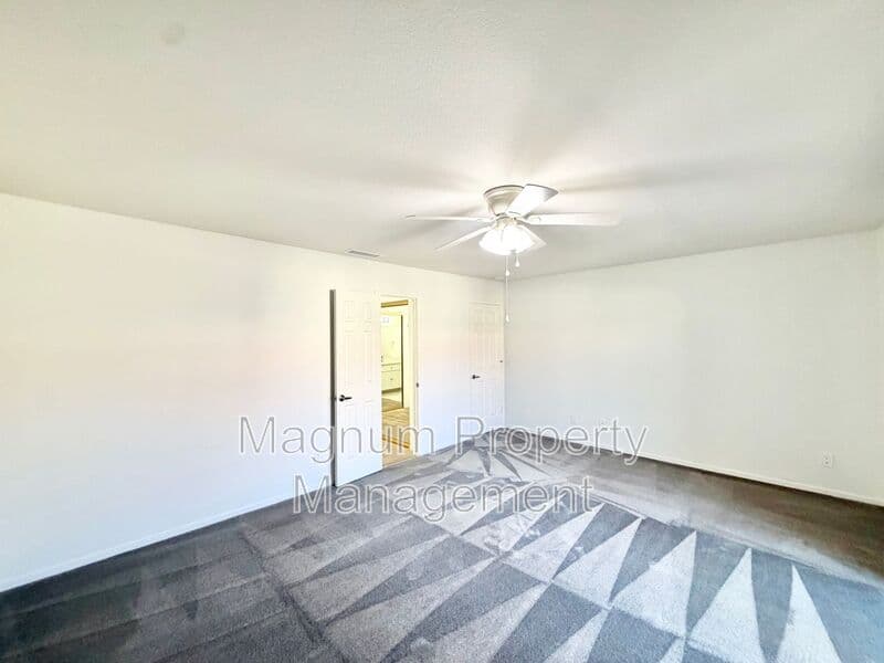 Hemet House: 25524 Sharp Dr