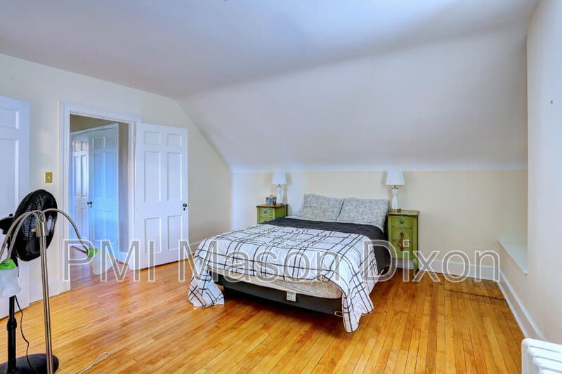 Baltimore House: 5304 Springlake Way