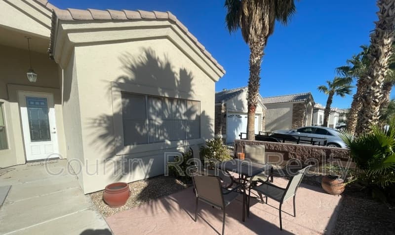 Fort Mohave House: 1961 East Lipan Boulevard