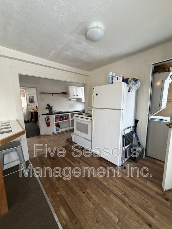 Burlington House: 366 Riverside Ave