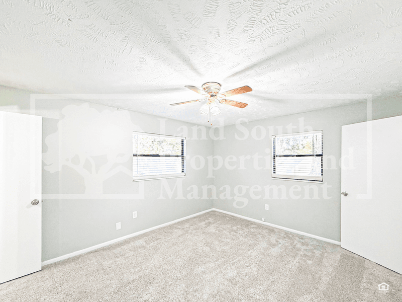 Lakeland House: 3519 Colleen Drive