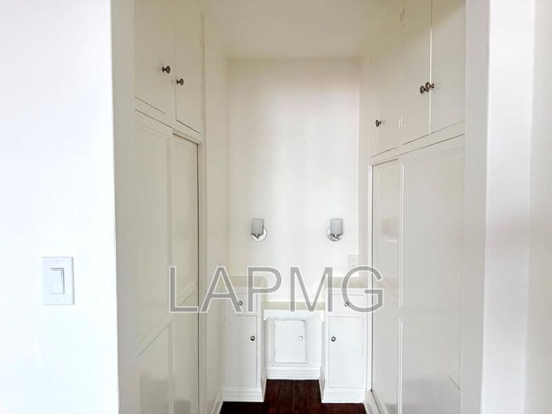 Los Angeles House: 3919 W. 8th Street