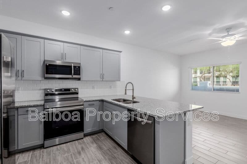 Mesa Townhome: 1318 S 105th Pl