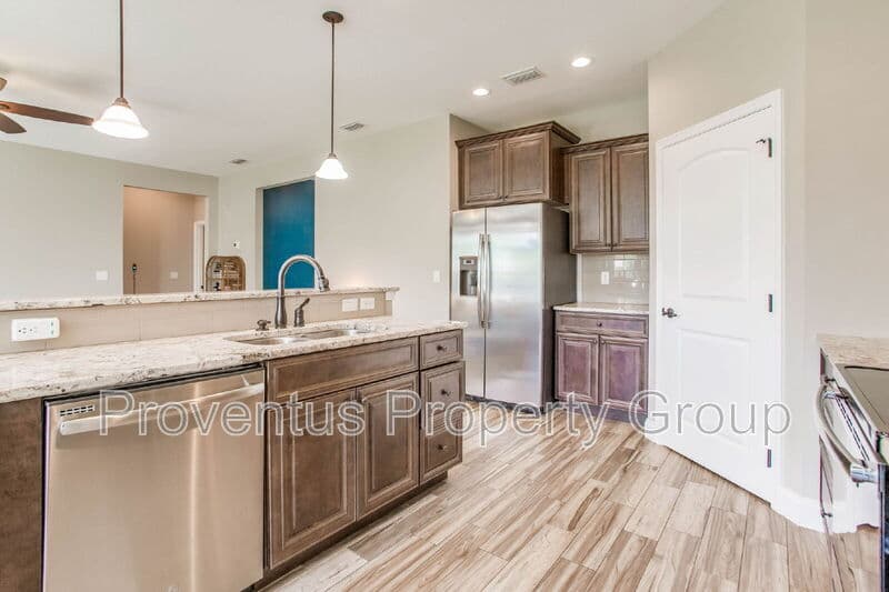 Mary Esther House: 215 Green Dr