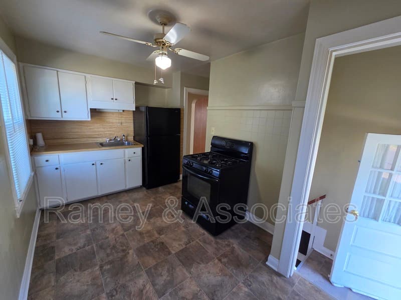Louisville House: 1091 Bicknell Ave