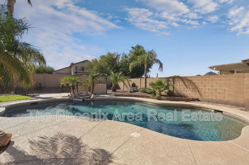San Tan Valley House: 2669 W Quick Draw Way