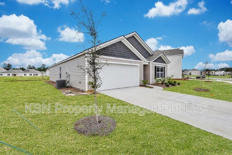 Bloomingdale House: 224 Skylark Rd