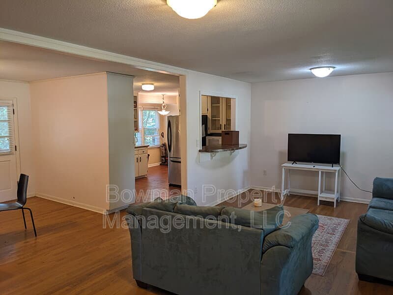 Athens House: 115 Davis Estates Rd