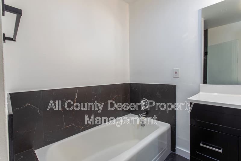Palm Desert Condo: 46075 Ocotillo Drive