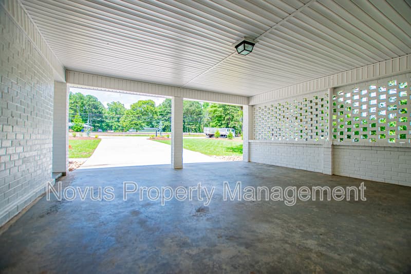 Buchanan House: 2932 US Hwy 27
