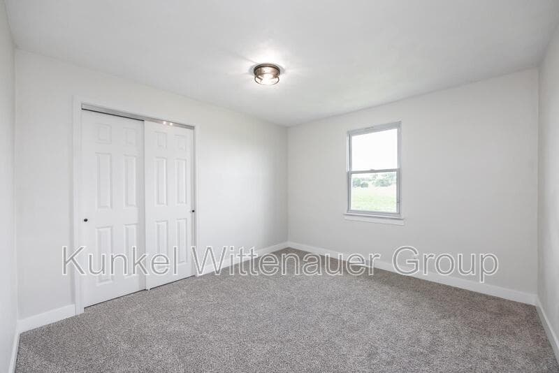 Red Bud House: 9355 IL-3