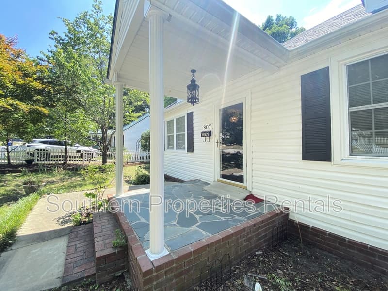 Fayetteville House: 807 Cape Fear Avenue