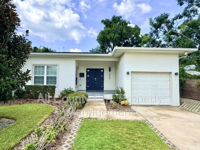 Orlando House: 2408 Corrine Drive