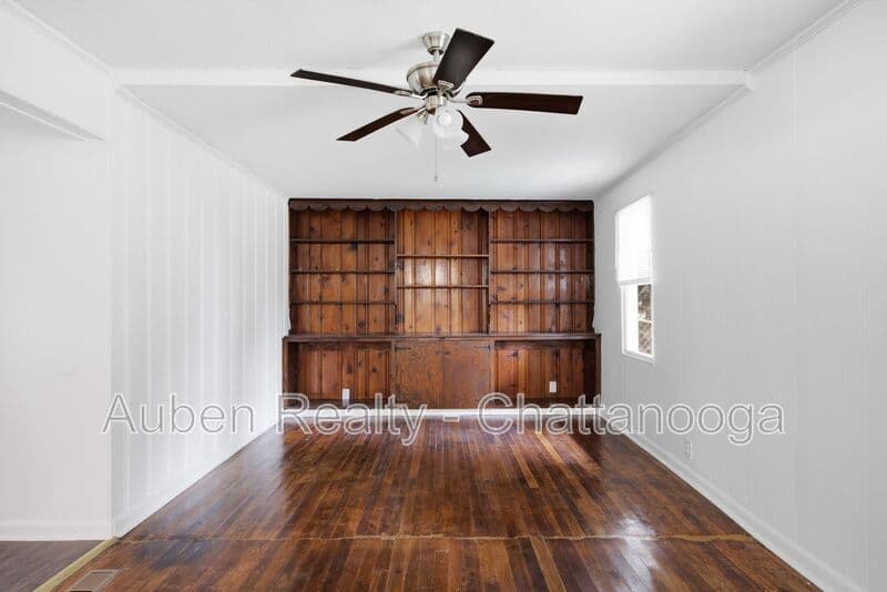 East Ridge House: 3826 Kingwood Circle