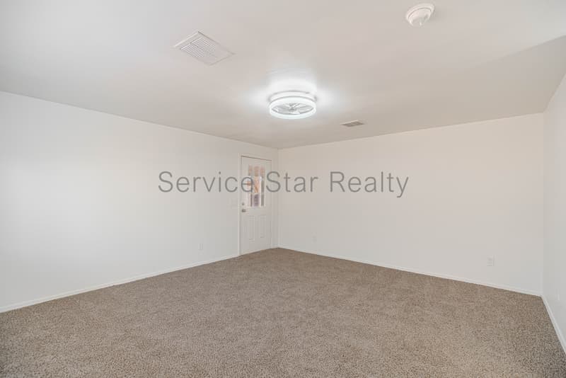 Gilbert House: 7 S Catalina St