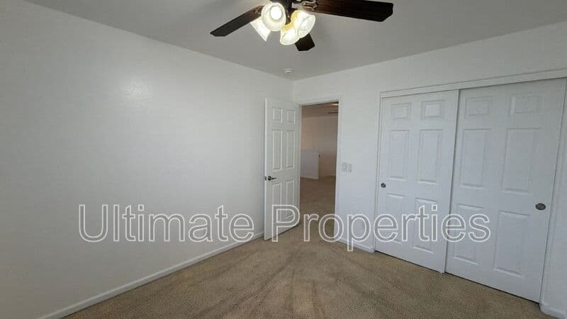 Surprise House: 11486 West Austin Thomas Drive