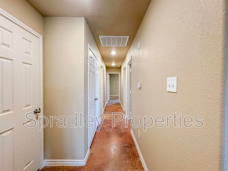 Belton Condo: 1004B Menard Ct