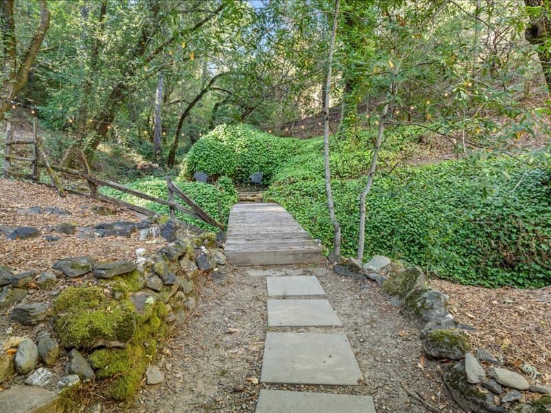 Healdsburg House: 1311 West Dry Creek Road