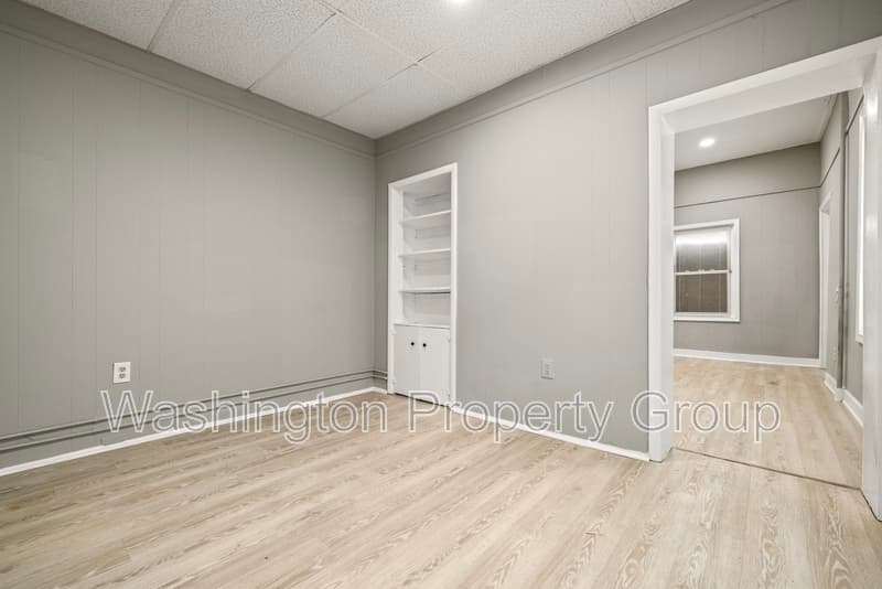 Baltimore House: 206 E 25th St