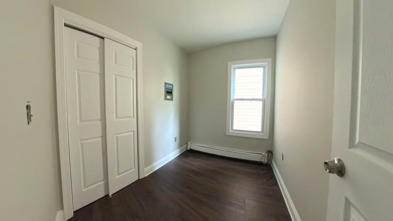 Elizabeth Condo: 144 Inslee Place - 1R