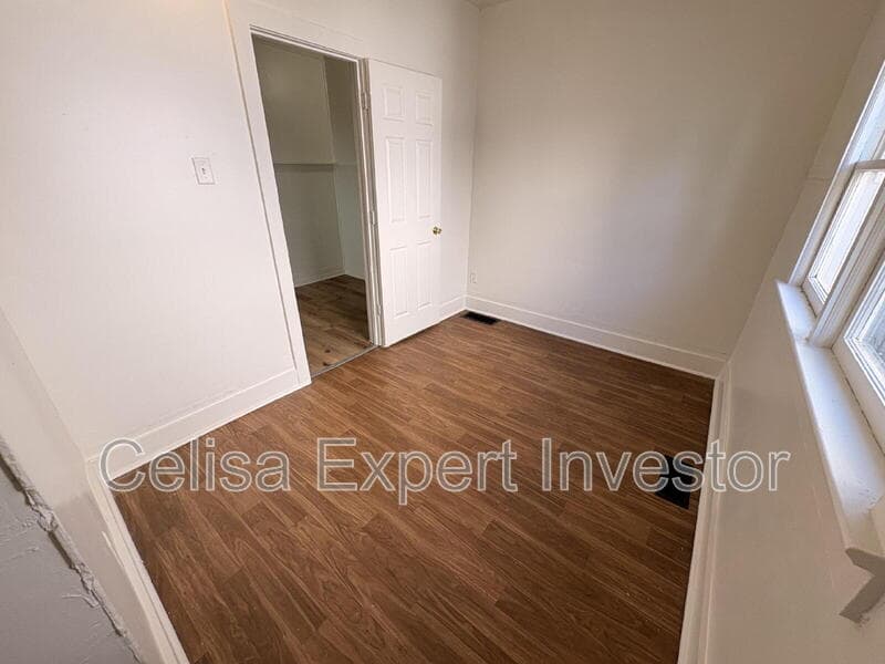 Fort Wayne House: 1233 Wall Street
