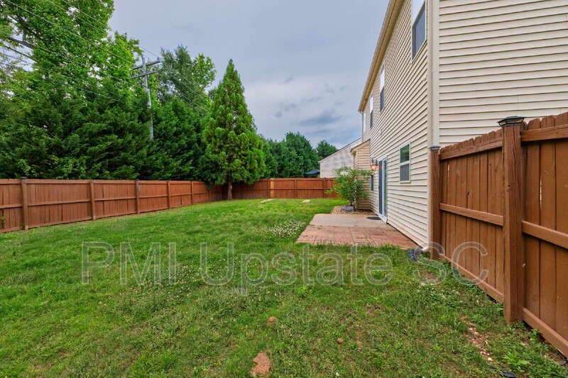 Simpsonville House: 218 Marefair Ln