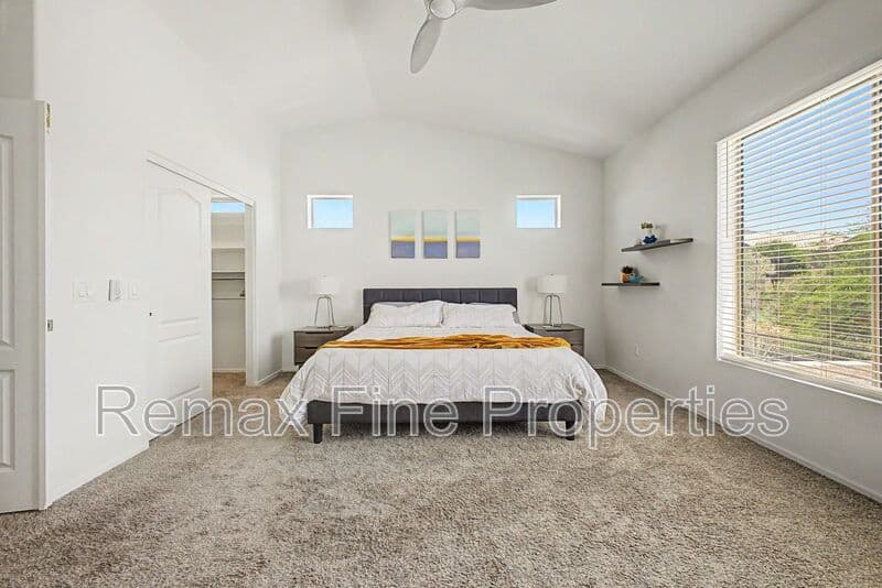 Mesa House: 3563 N Tuscany