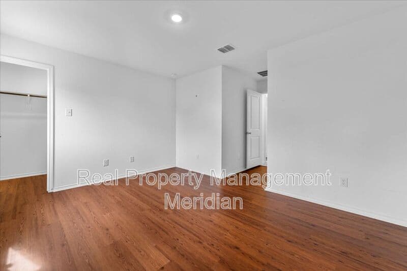Princeton House: 211 Herman Ln