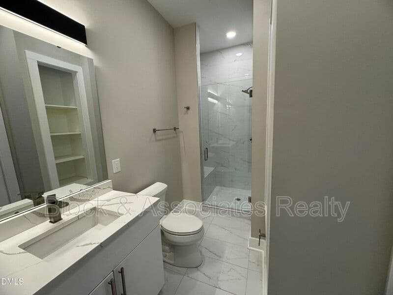 Durham House: 4016 Southpoint Landing