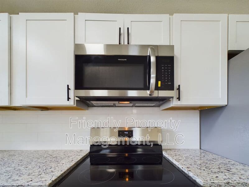 Winston Salem House: 4136 Kingsland Circle