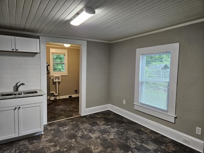 Winder Condo: 178 Georgia Ave - B