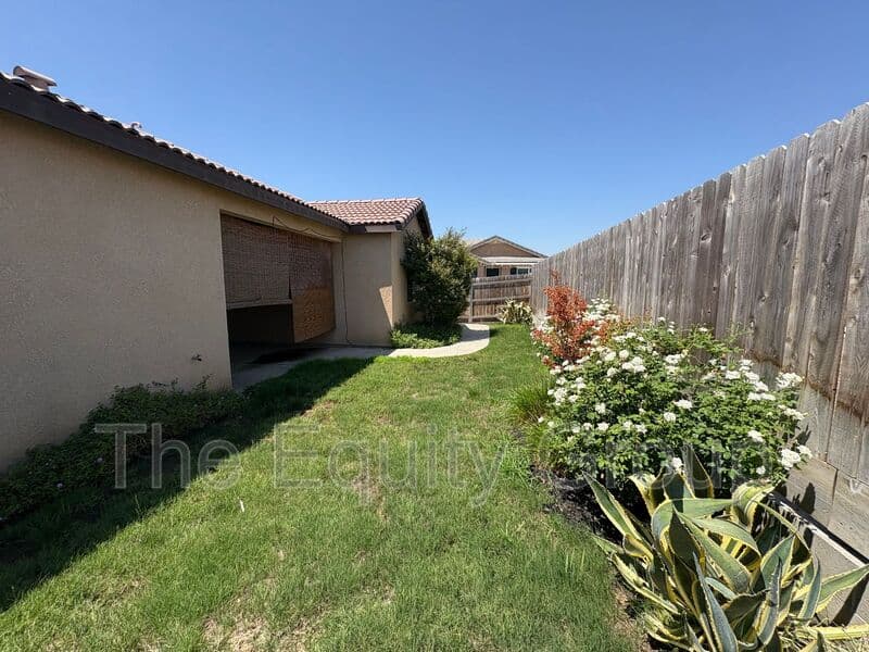 Tulare House: 3272 Manchester St