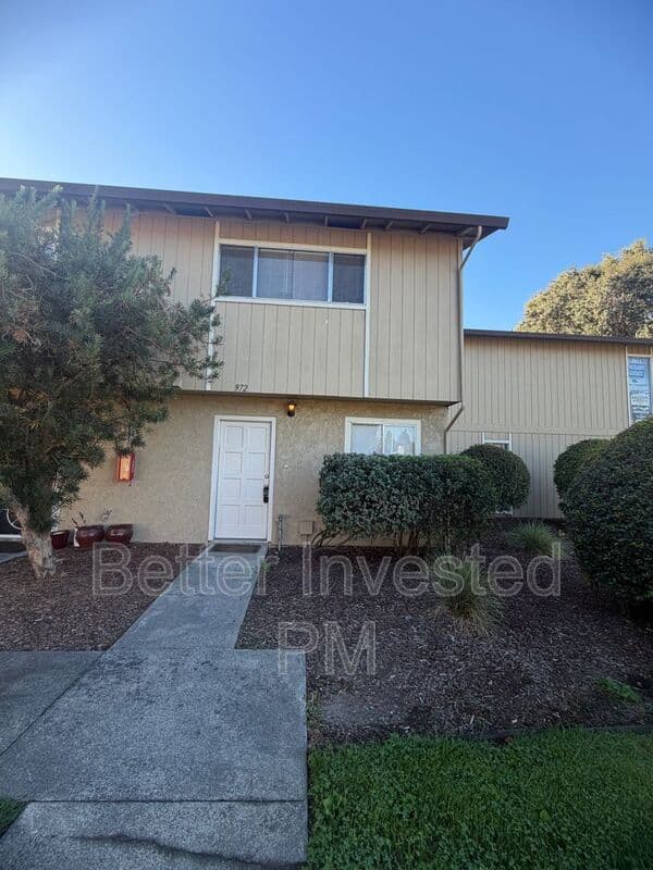 Ukiah Townhome: 972 Marlene