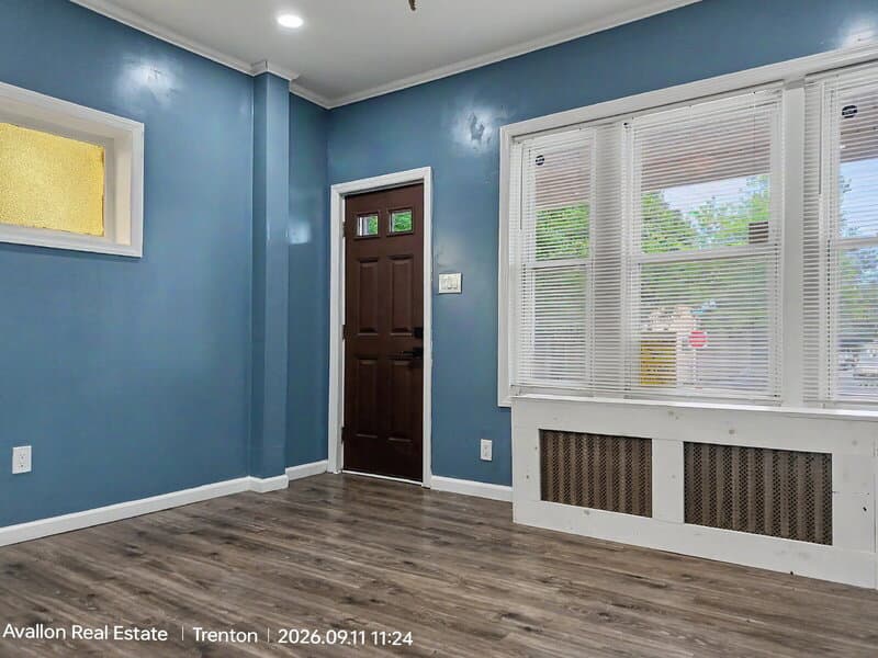 Hamilton House: 1275 Hamilton Avenue