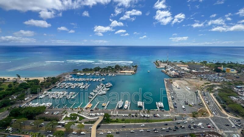 Honolulu House: 333 Ward Ave