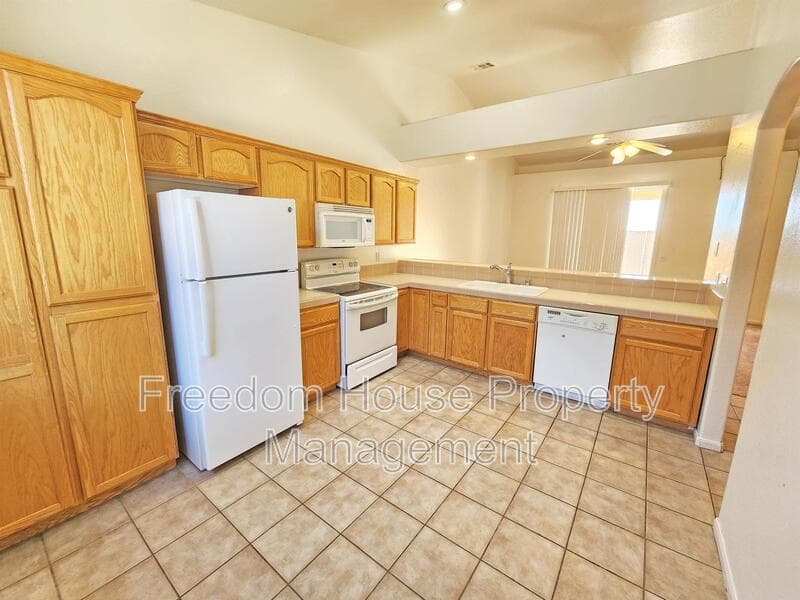 Pahrump Condo: 1120 Red Butte Street